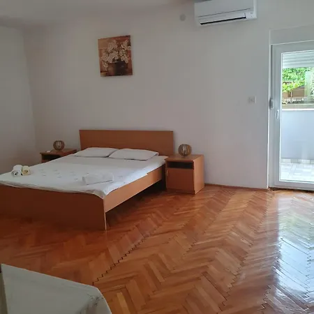 Bozovic Apartment